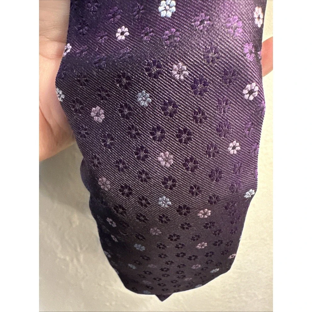 Hugo Boss 100% Silk Tie Purple With Flowers